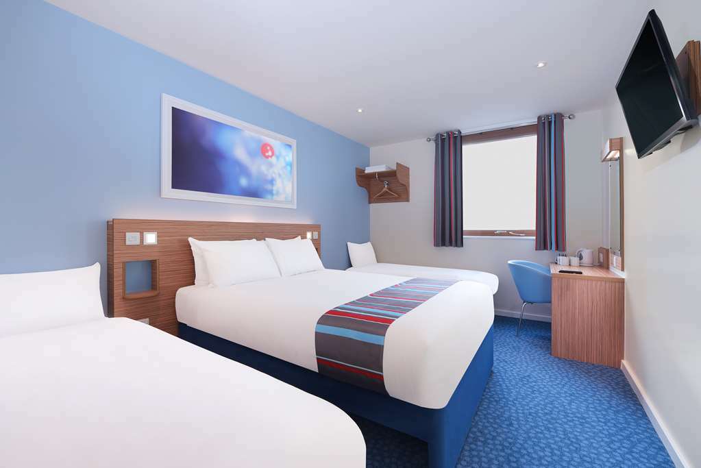 Travelodge Redhill Town Centre Room photo