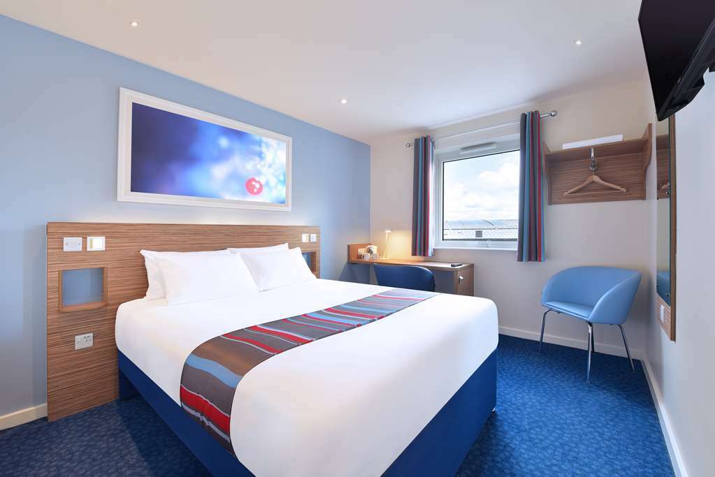 Travelodge Redhill Town Centre Room photo